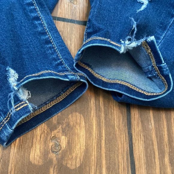 Old Navy Rockstar Super Skinny Jeggings size 18. Dark blue factory distressed ❤️ - Picture 11 of 13